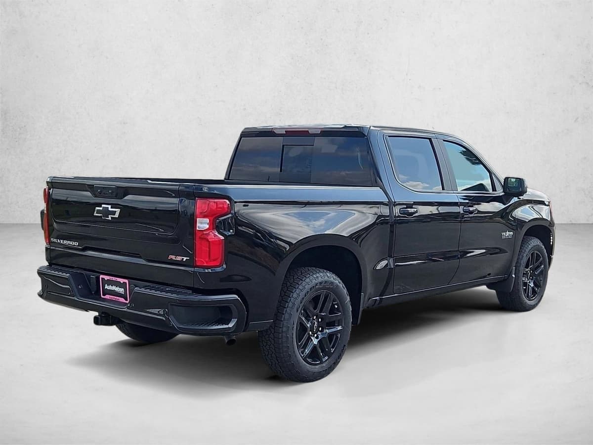 2026 Chevrolet Silverado 1500 - Image 2