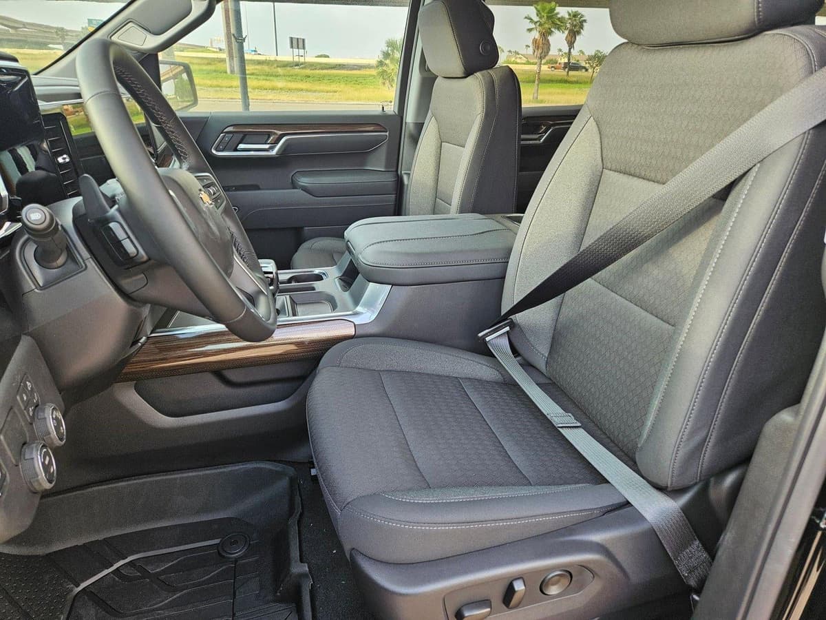 2026 Chevrolet Silverado 1500 - Image 4