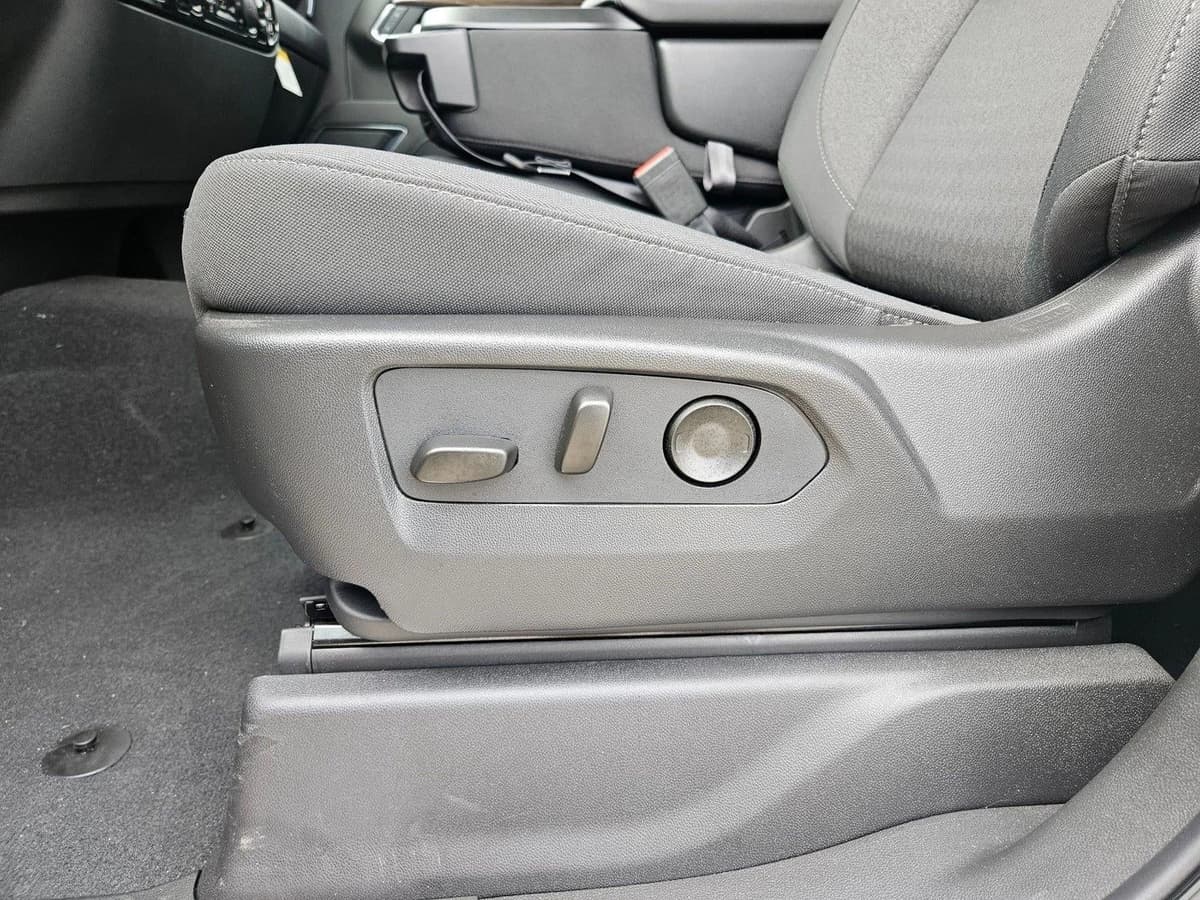 2026 Chevrolet Silverado 1500 - Image 4