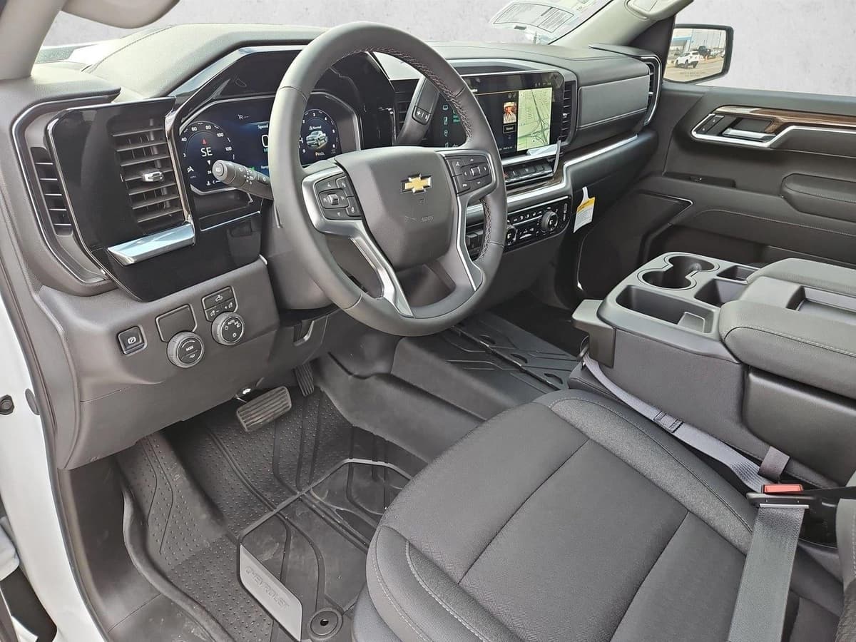 2026 Chevrolet Silverado 1500 - Image 3