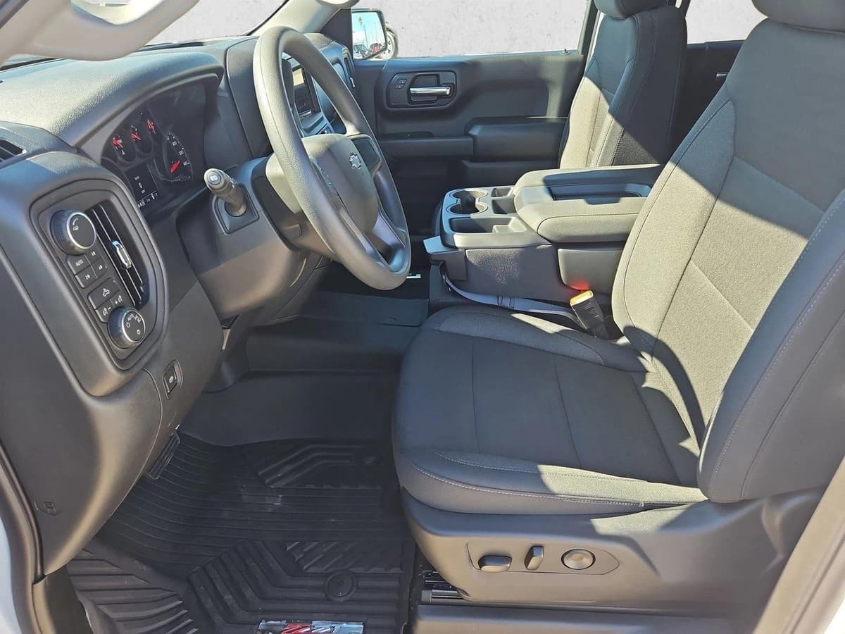 2026 Chevrolet Silverado 1500 - Image 4