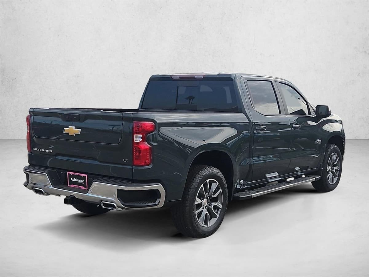 2026 Chevrolet Silverado 1500 - Image 2