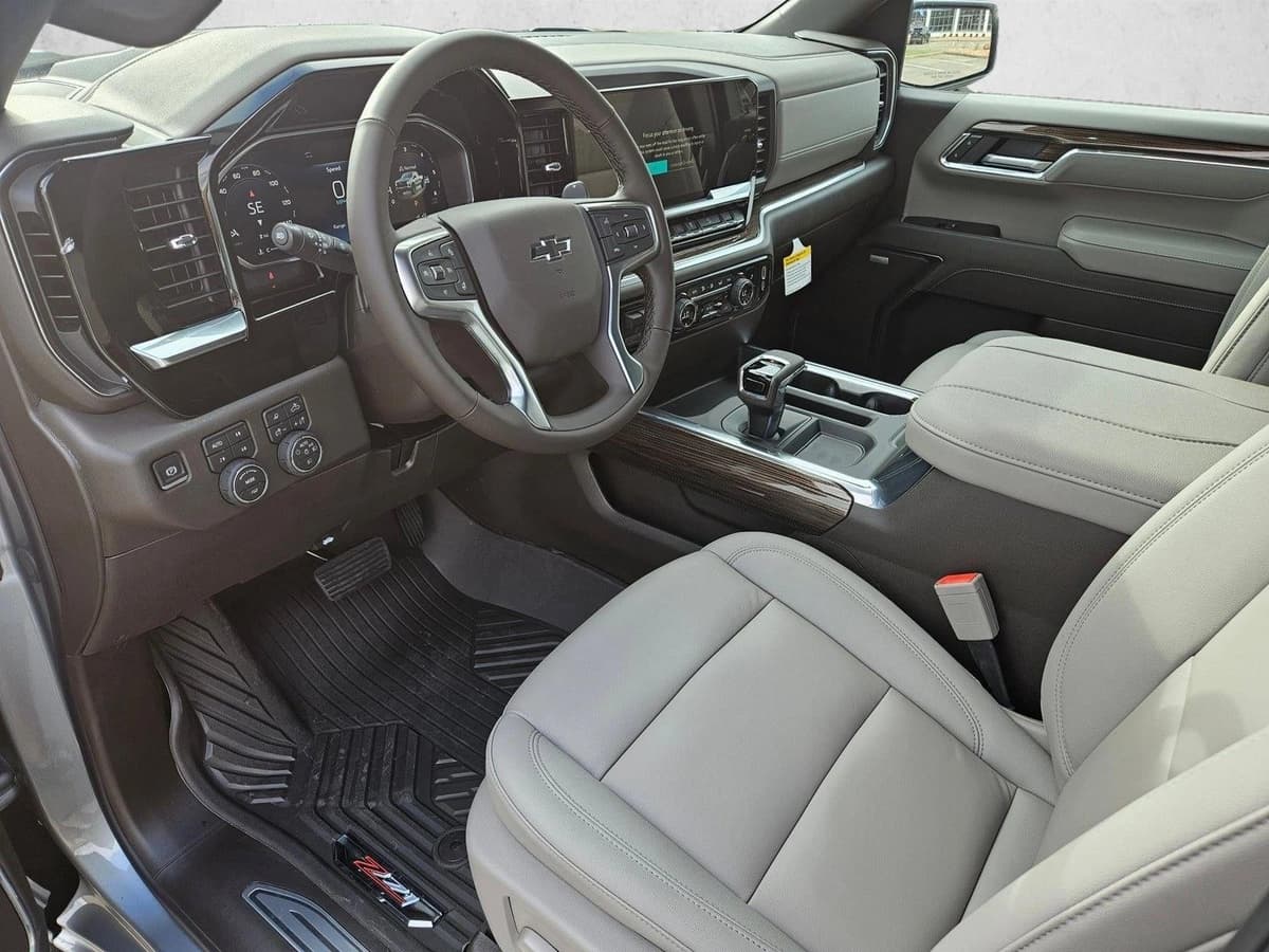 2026 Chevrolet Silverado 1500 - Image 3