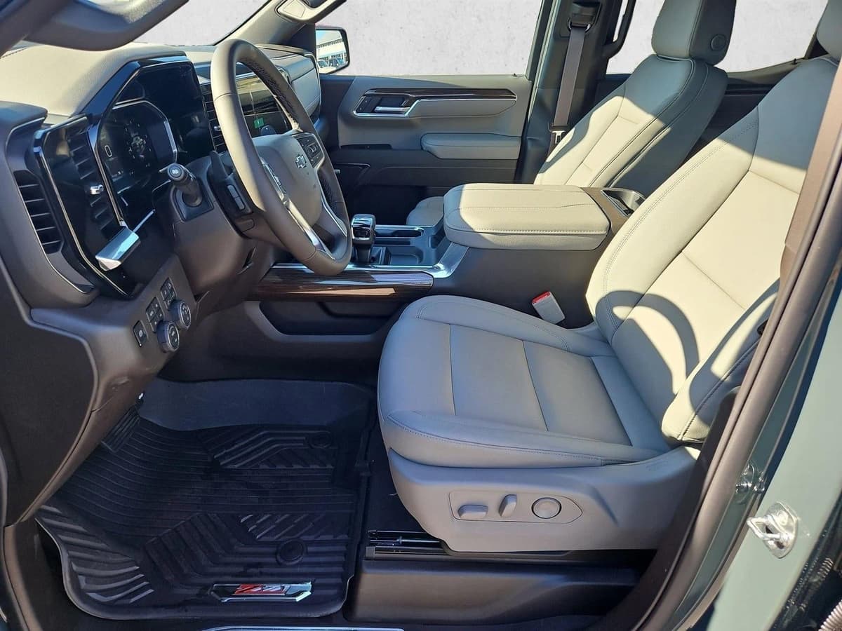 2026 Chevrolet Silverado 1500 - Image 4