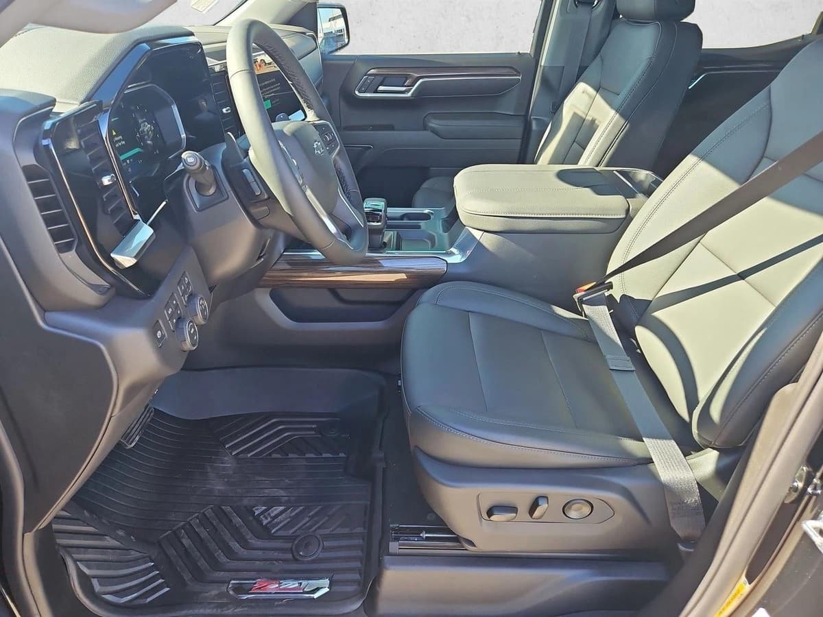 2026 Chevrolet Silverado 1500 - Image 4