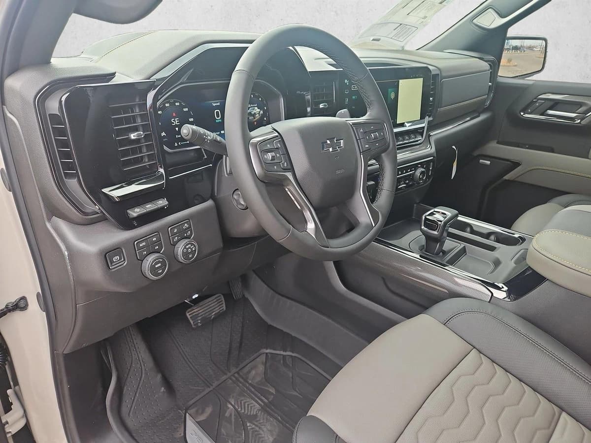 2026 Chevrolet Silverado 1500 - Image 3