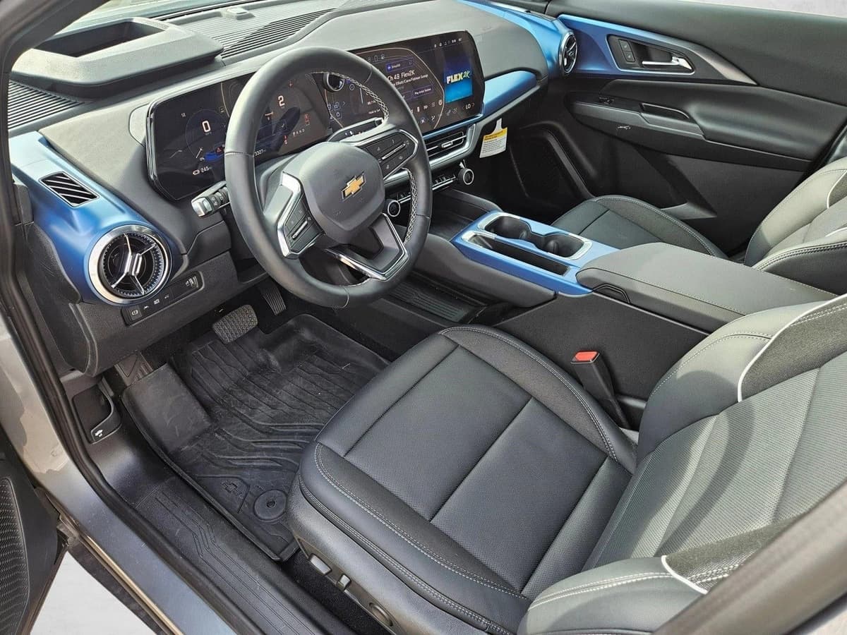 2025 Chevrolet Equinox EV - Image 3