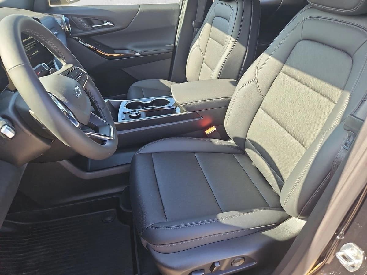 2026 Chevrolet Equinox - Image 4