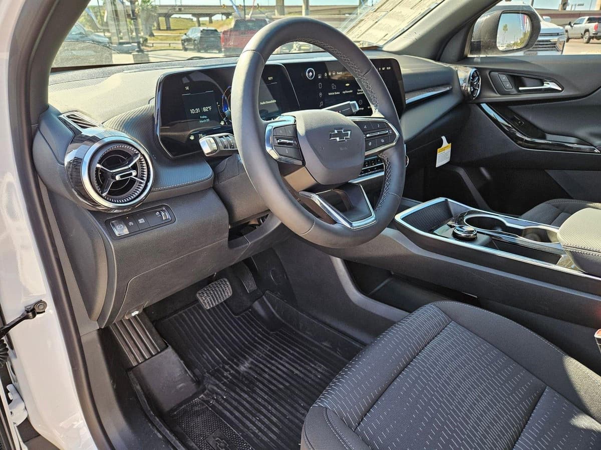 2026 Chevrolet Equinox - Image 3