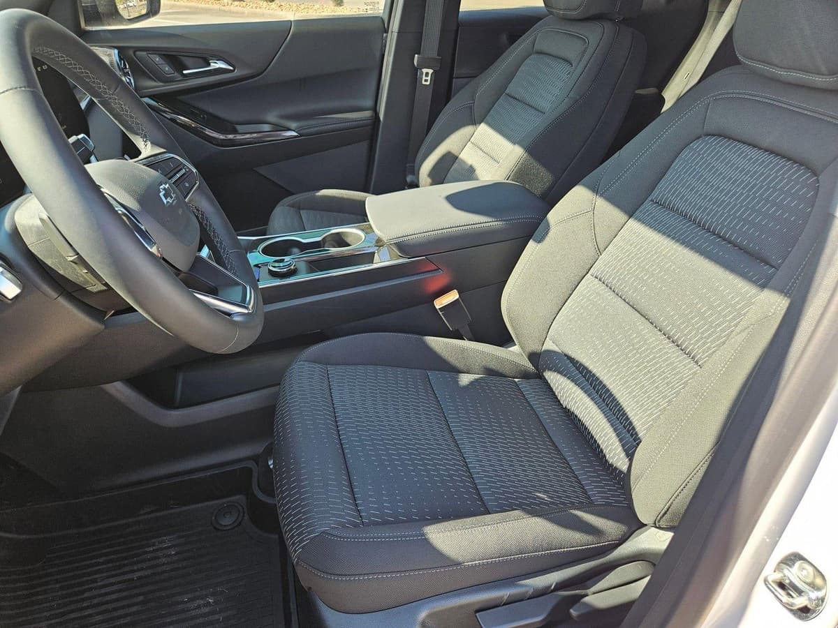 2026 Chevrolet Equinox - Image 4