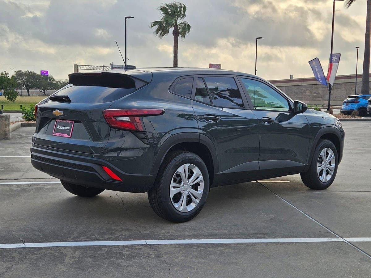 2026 Chevrolet Trax - Image 2