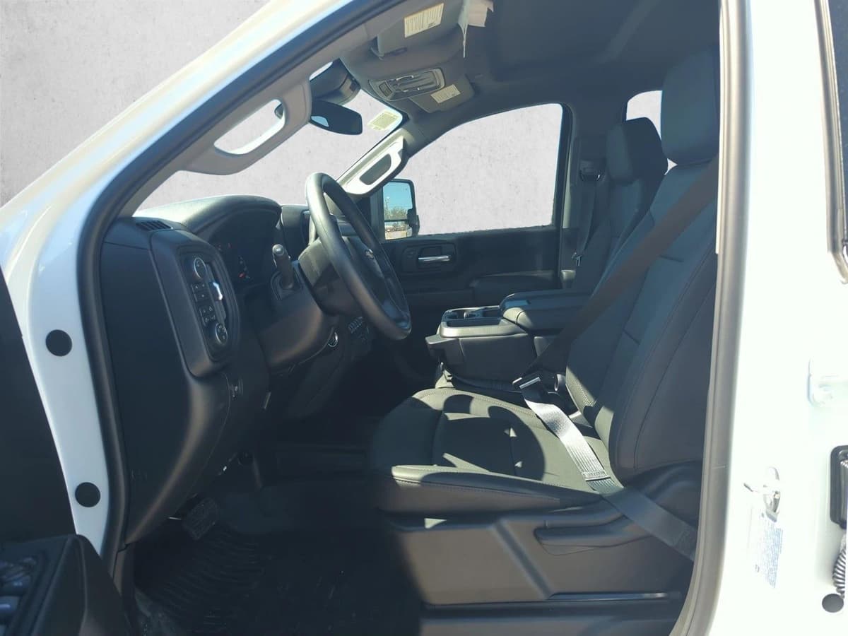 2026 Chevrolet Silverado 3500 HD - Image 4