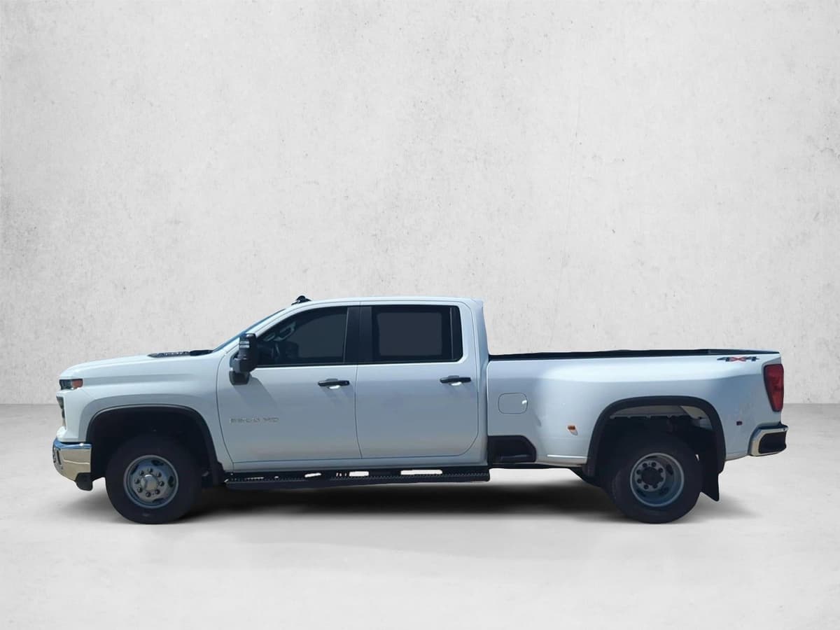 2026 Chevrolet Silverado 3500 HD - Image 5