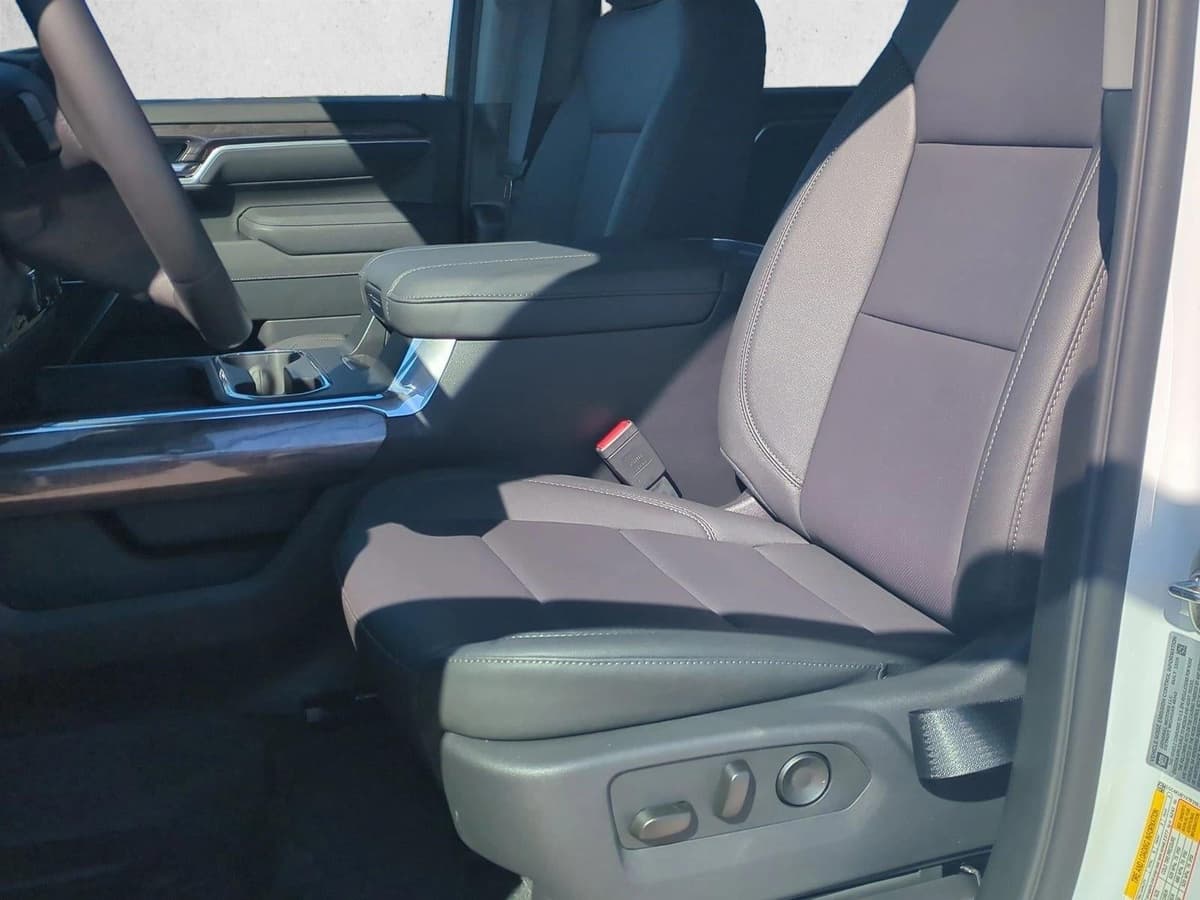 2026 Chevrolet Silverado 3500 HD - Image 4