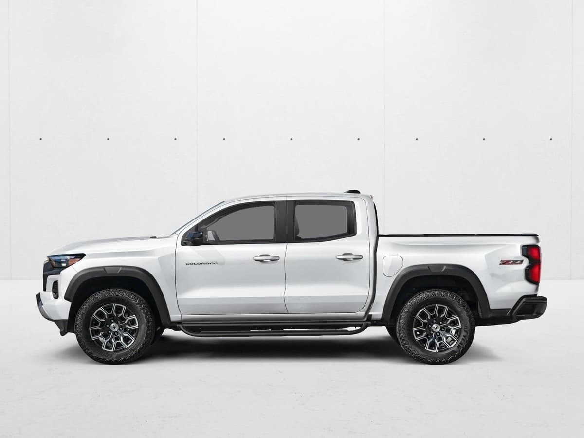2026 Chevrolet Colorado - Image 3