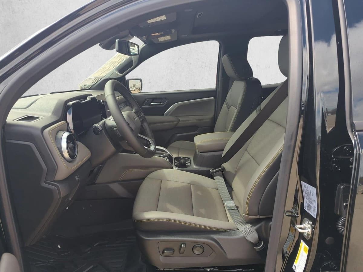 2026 Chevrolet Colorado - Image 4