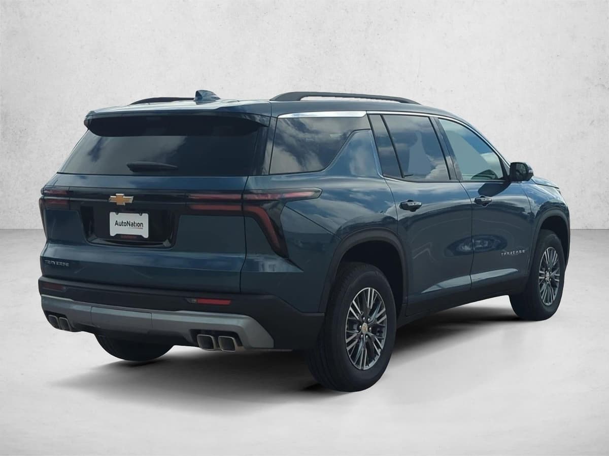 2026 Chevrolet Traverse - Image 2