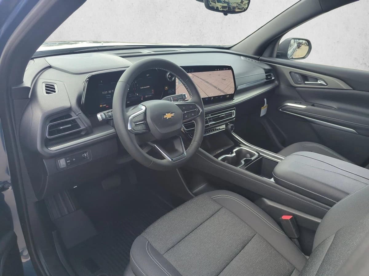 2026 Chevrolet Traverse - Image 3