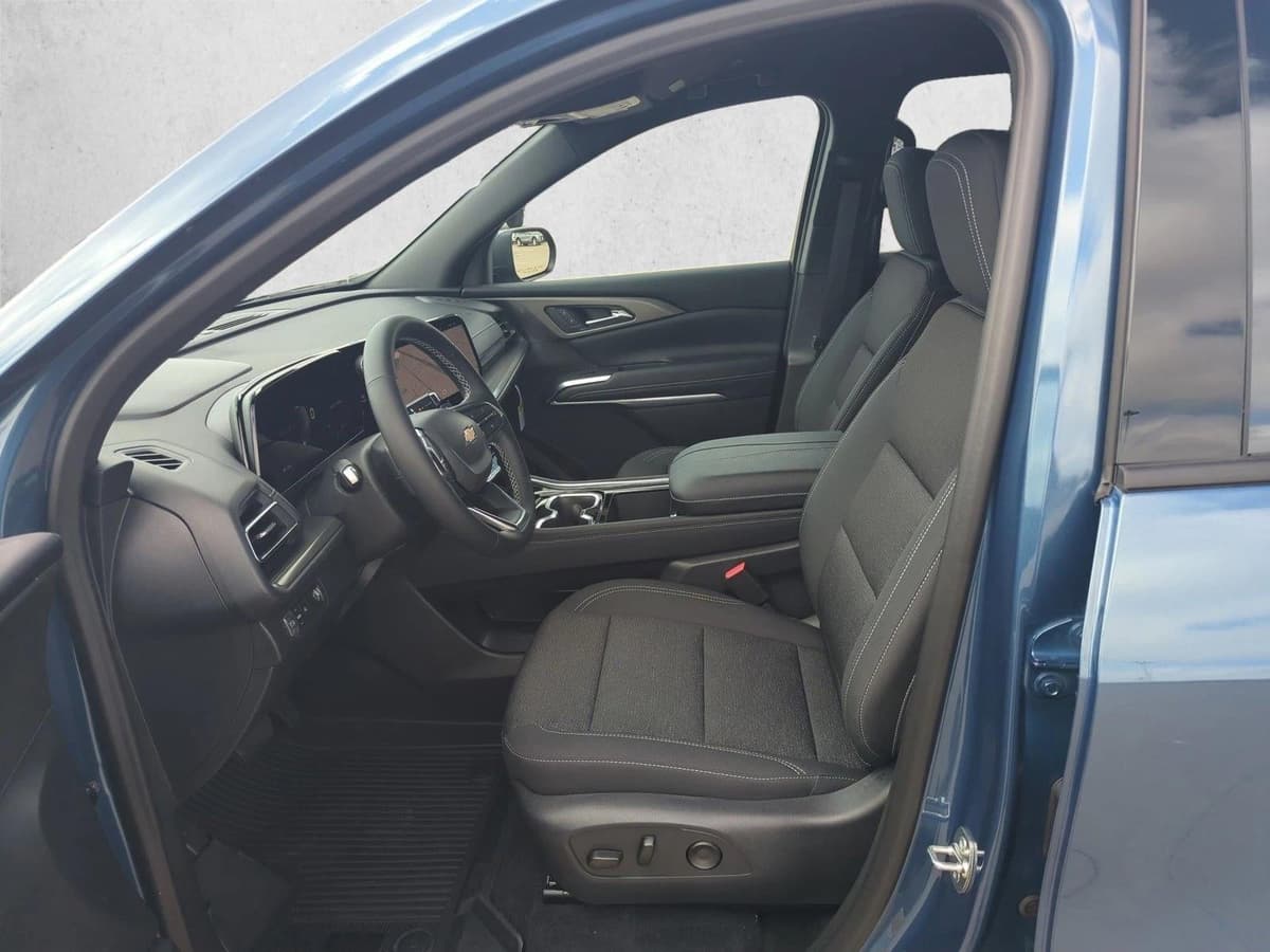 2026 Chevrolet Traverse - Image 4