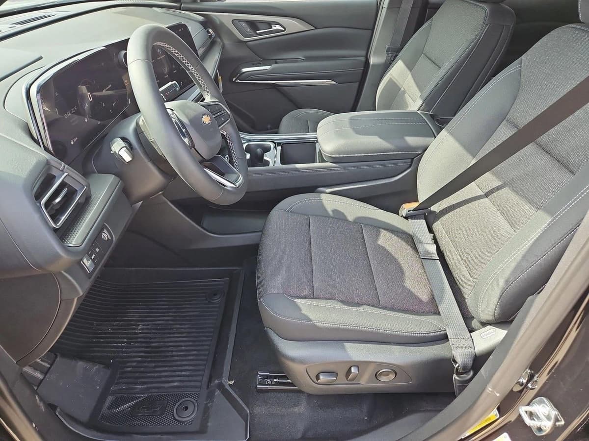 2026 Chevrolet Traverse - Image 4