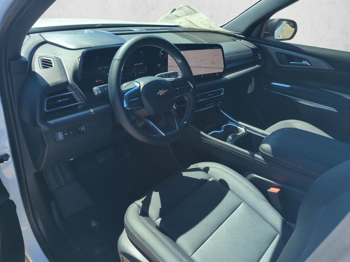 2026 Chevrolet Traverse - Image 3