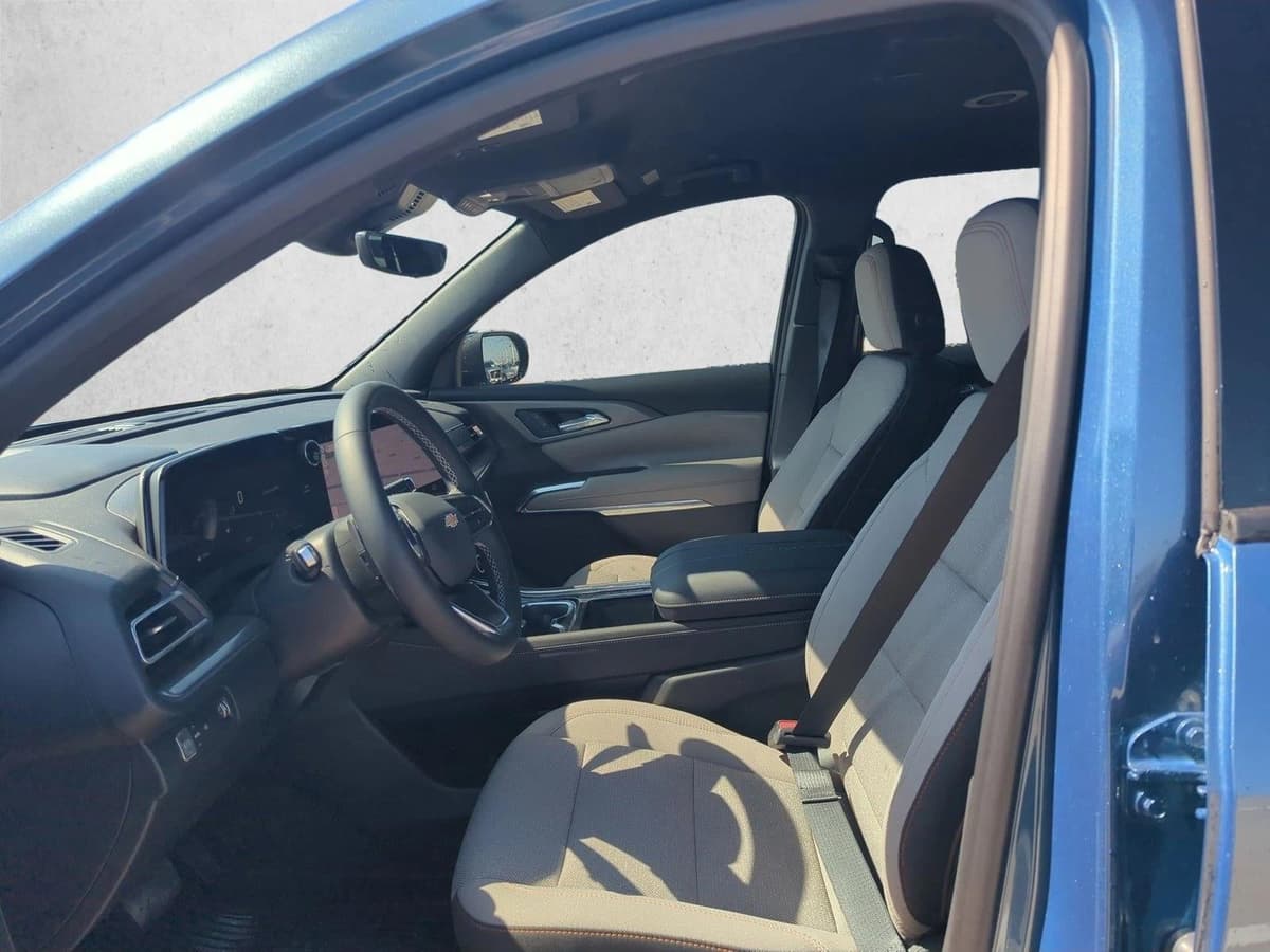 2026 Chevrolet Traverse - Image 3