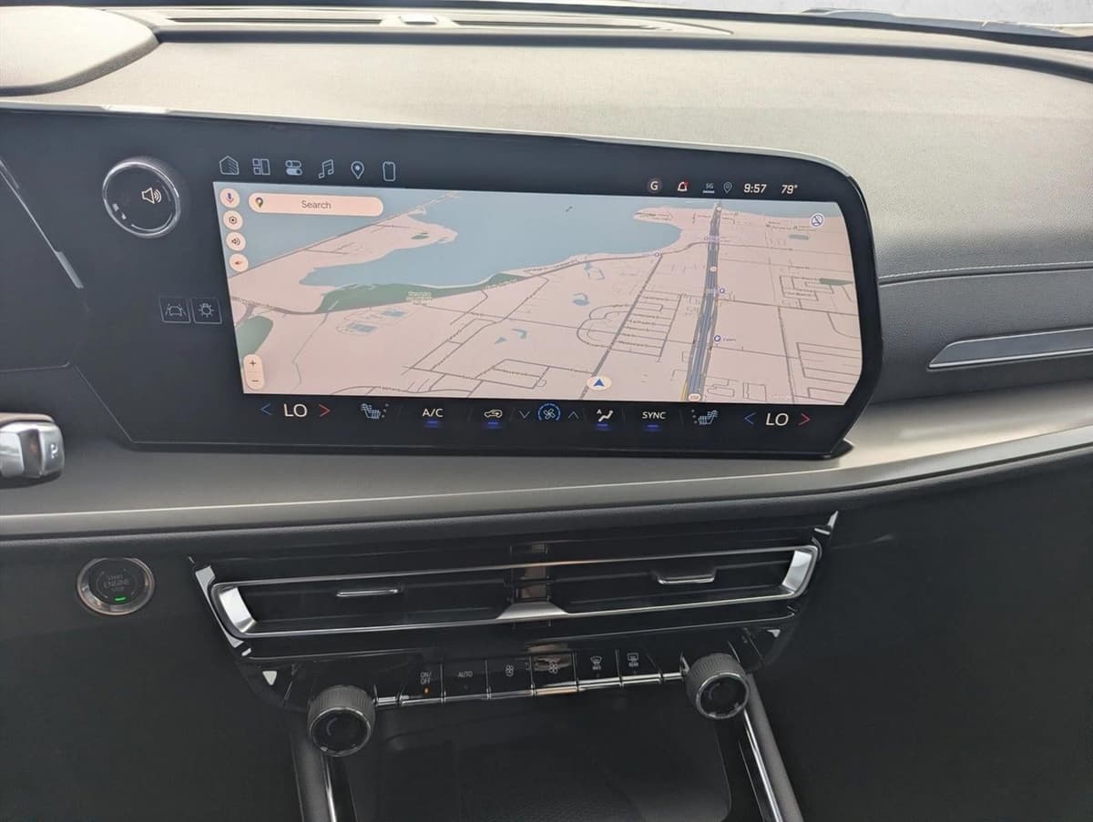 2026 Chevrolet Traverse - Image 12