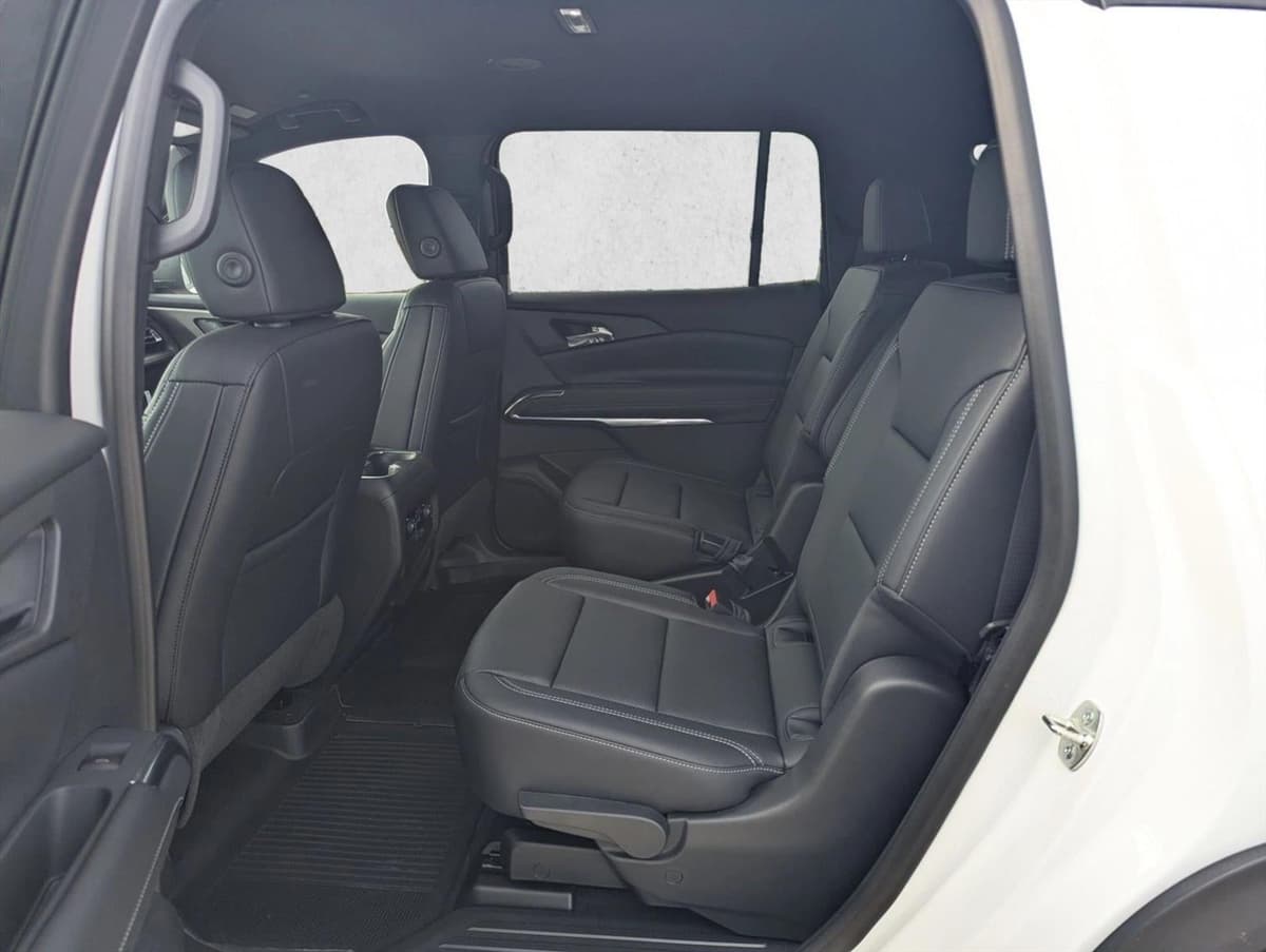 2026 Chevrolet Traverse - Image 16