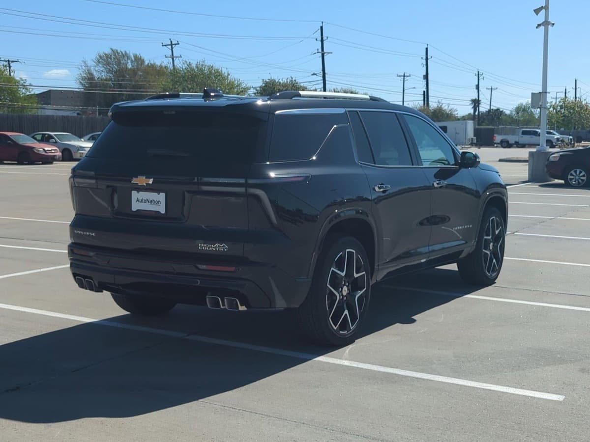 2026 Chevrolet Traverse - Image 2