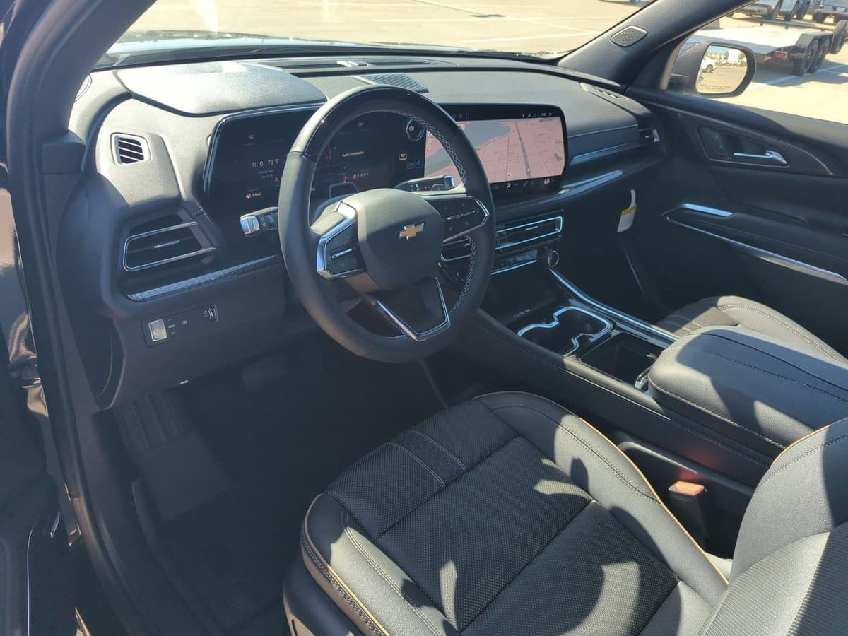 2026 Chevrolet Traverse - Image 3