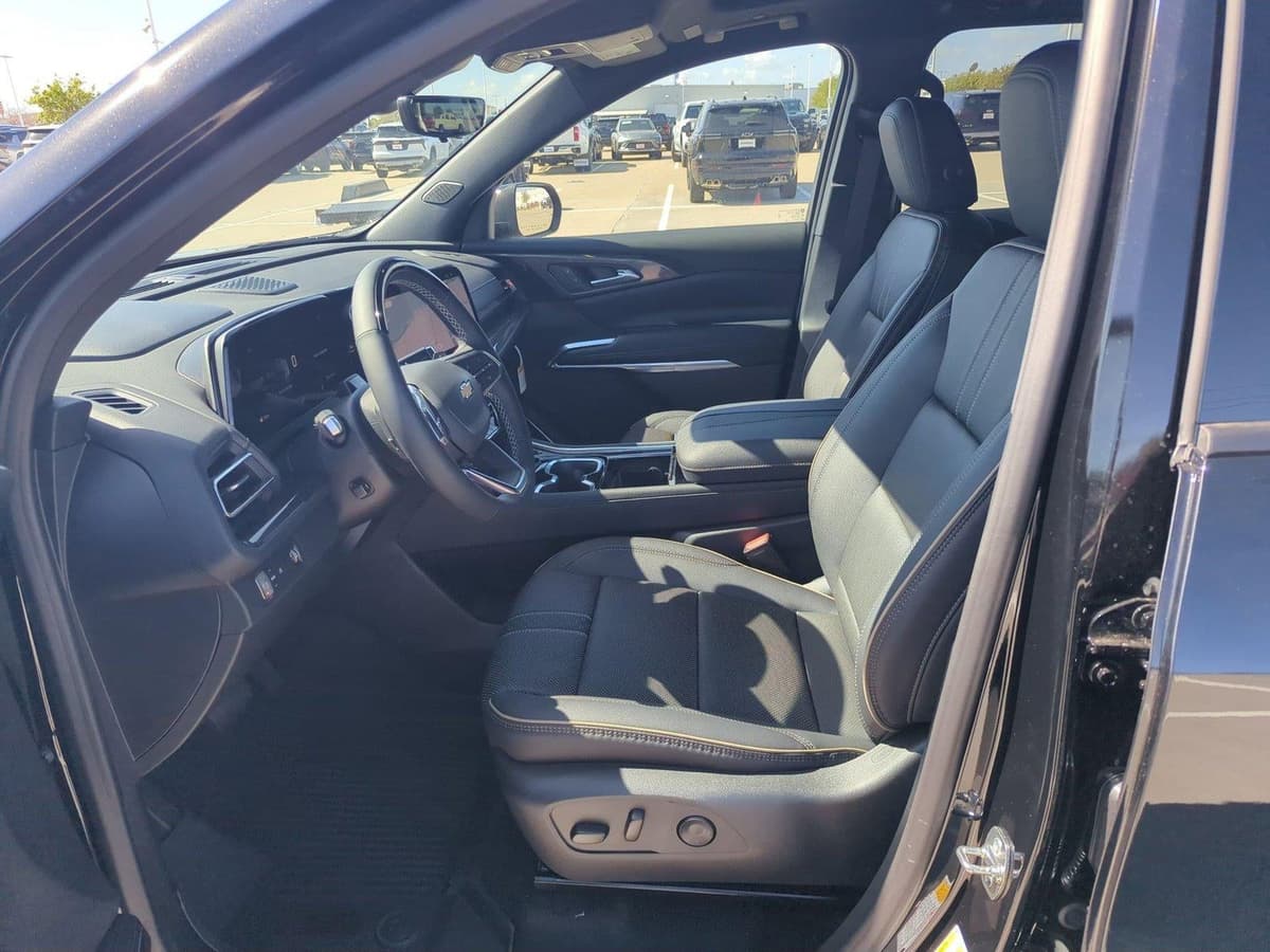 2026 Chevrolet Traverse - Image 4