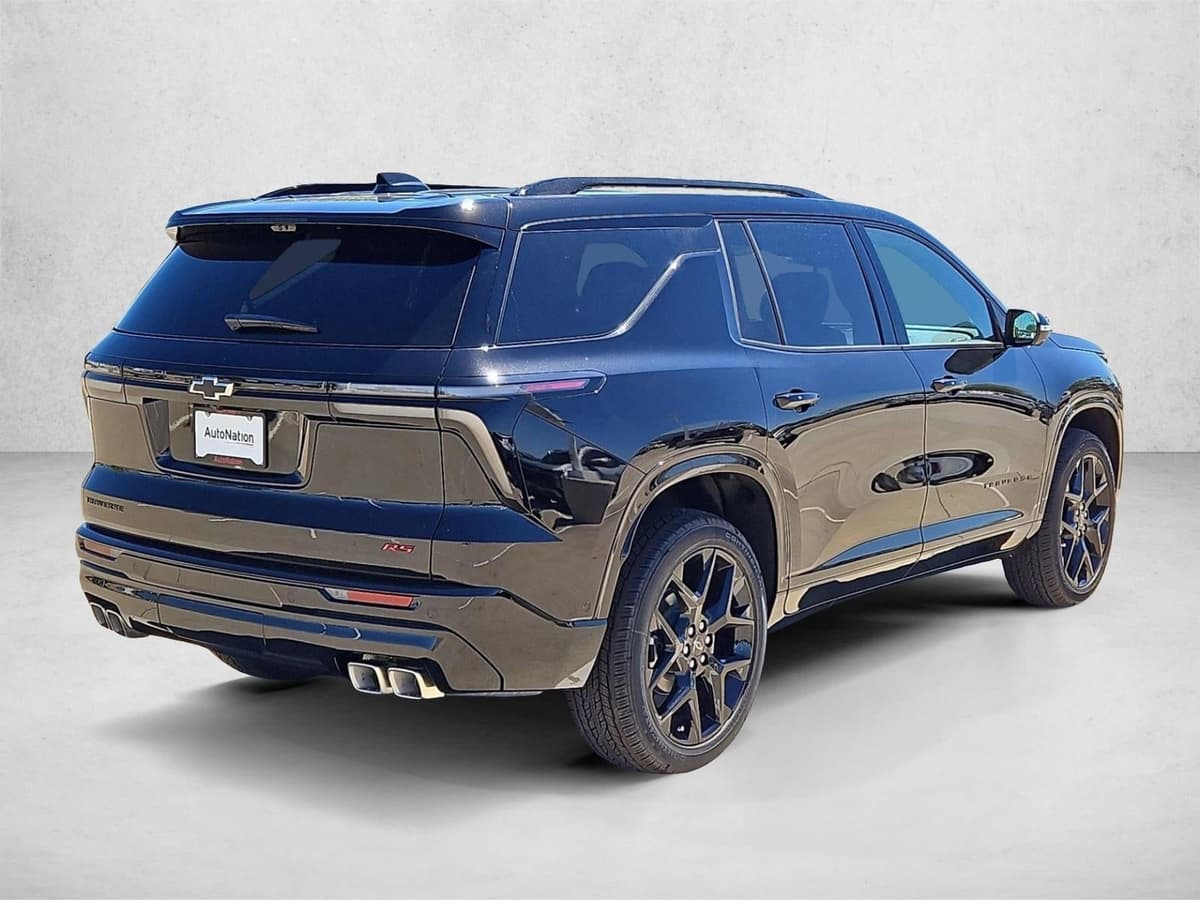 2026 Chevrolet Traverse - Image 2