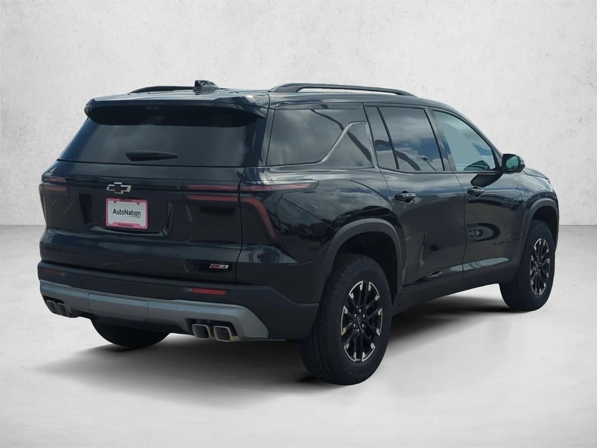 2026 Chevrolet Traverse - Image 2