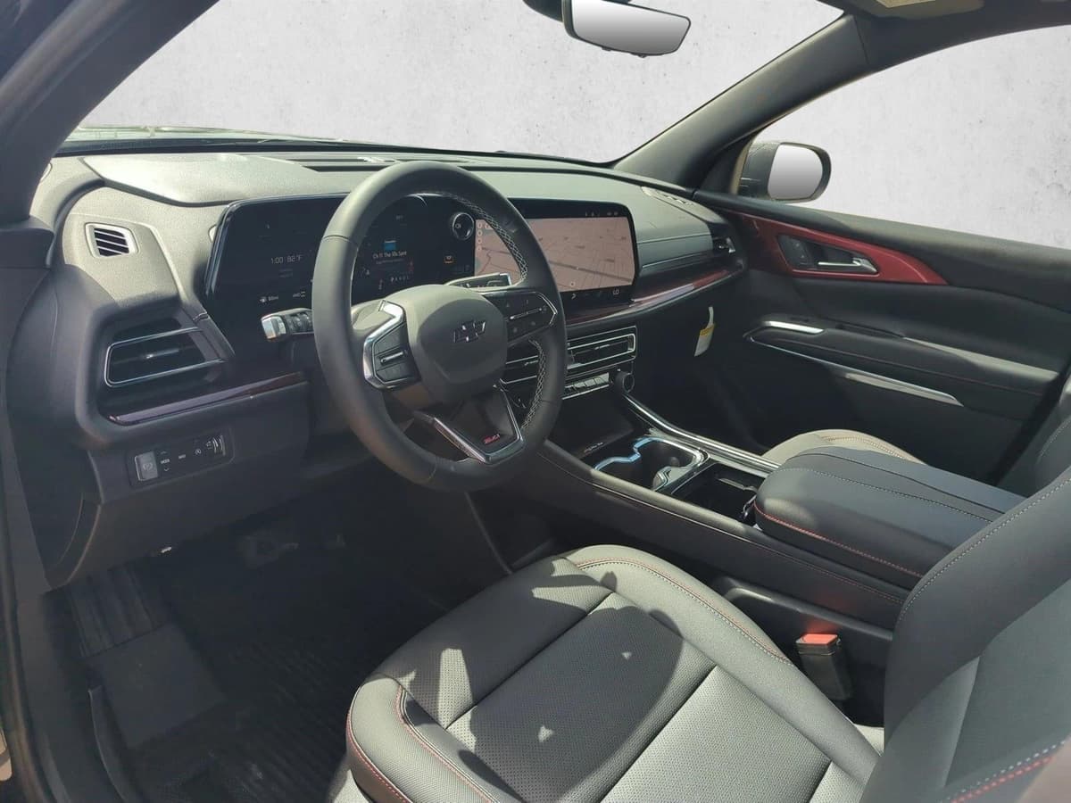 2026 Chevrolet Traverse - Image 3