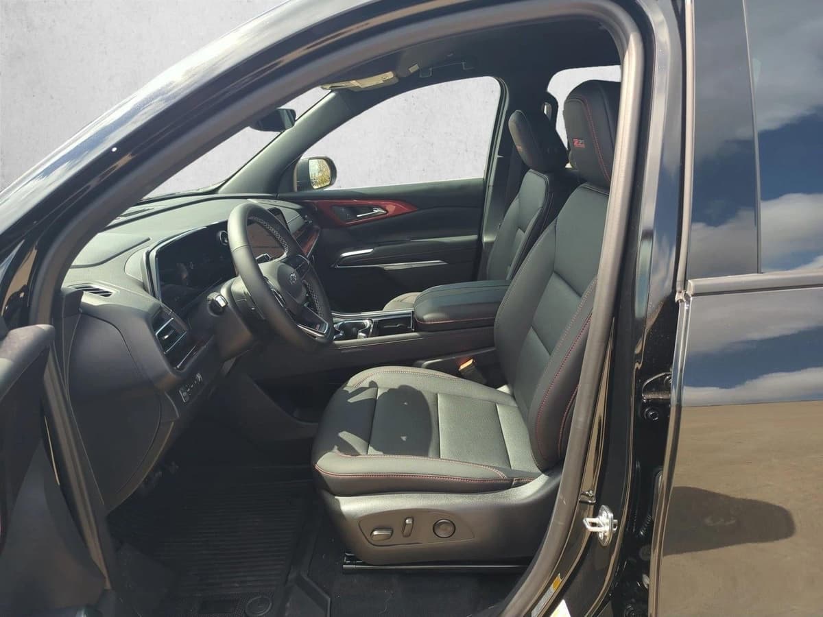 2026 Chevrolet Traverse - Image 4