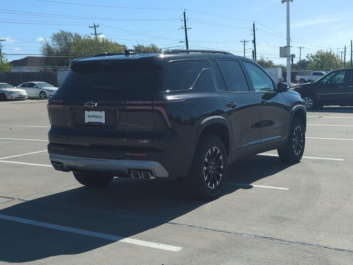 2026 Chevrolet Traverse - Image 2