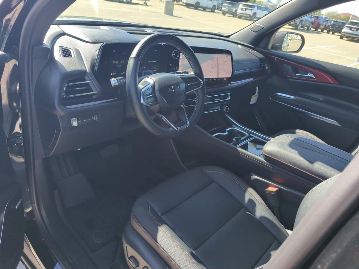 2026 Chevrolet Traverse - Image 3