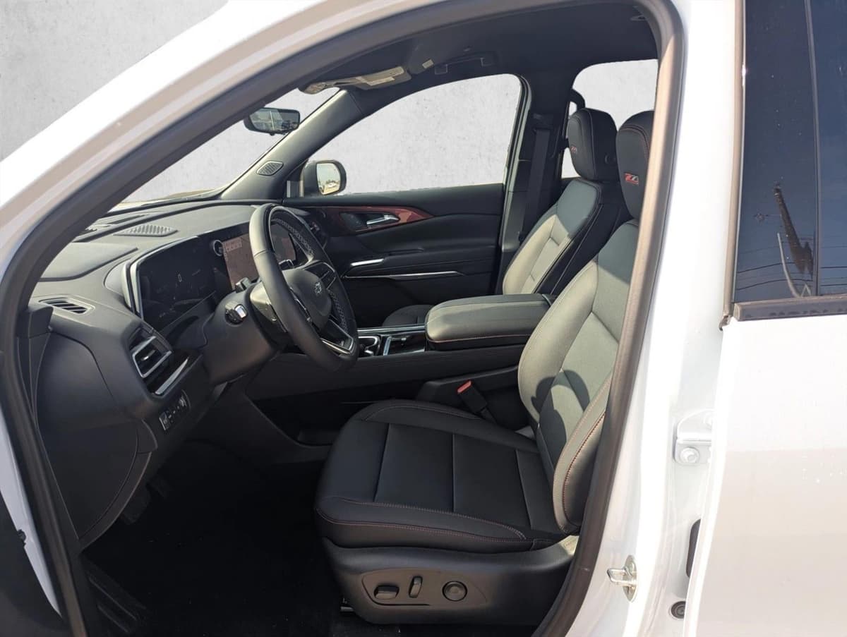 2026 Chevrolet Traverse - Image 4