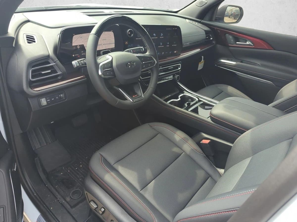 2026 Chevrolet Traverse - Image 3