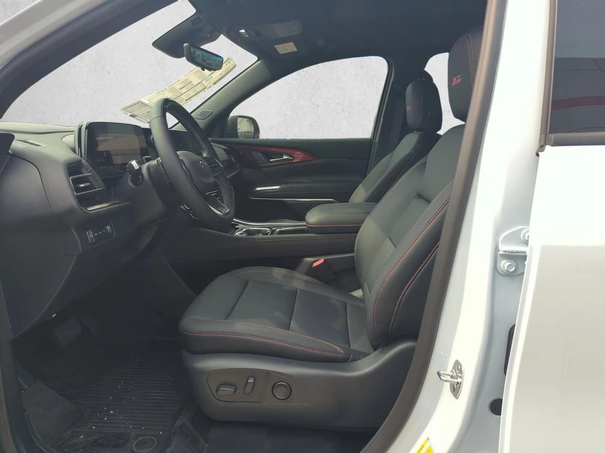 2026 Chevrolet Traverse - Image 4