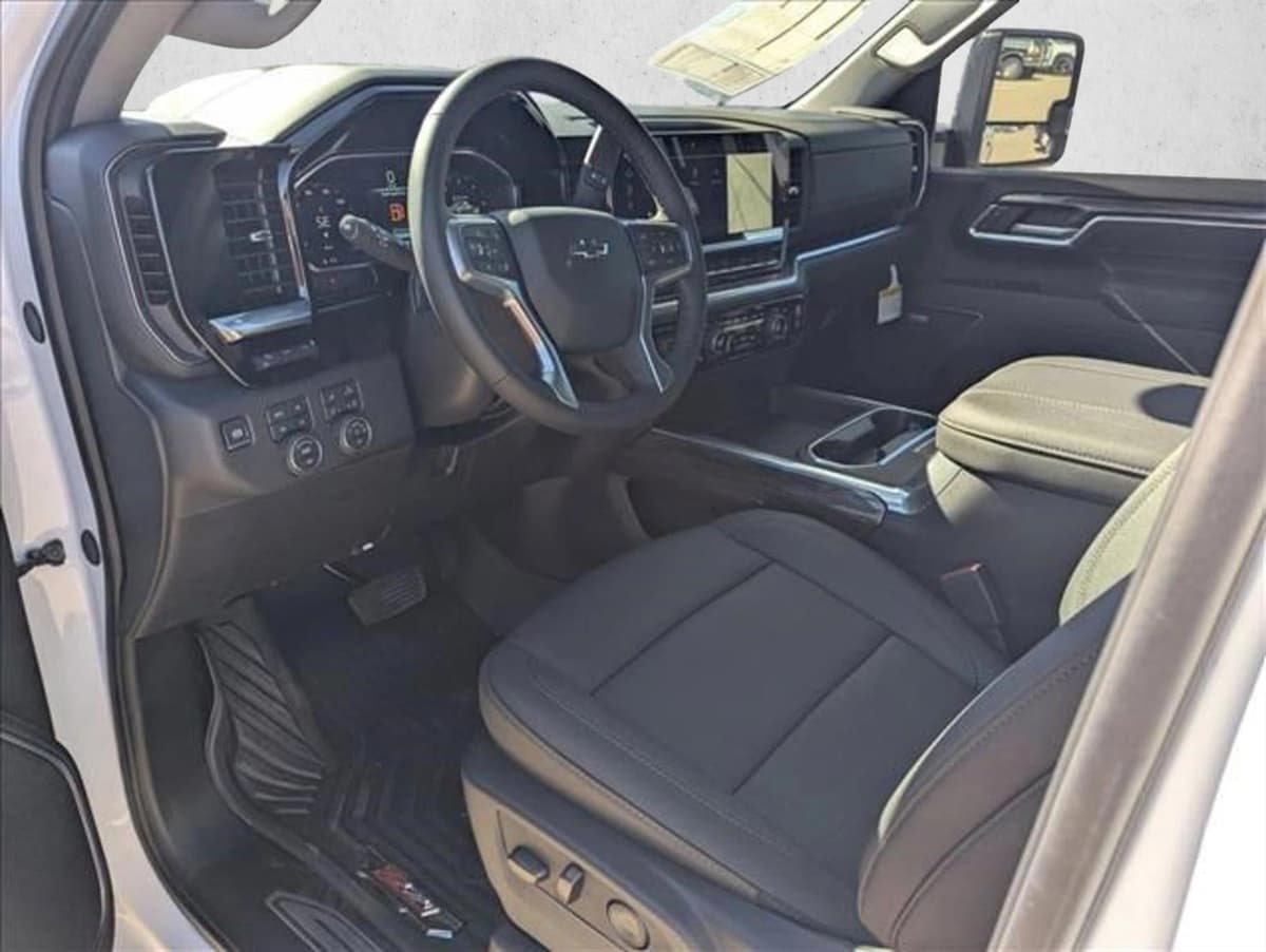 2026 Chevrolet Silverado 2500 HD - Image 3