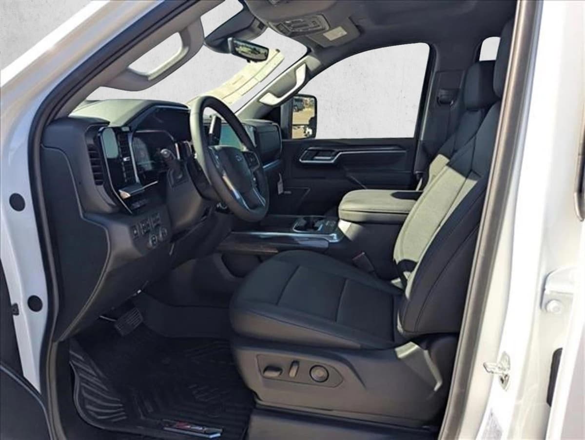 2026 Chevrolet Silverado 2500 HD - Image 4