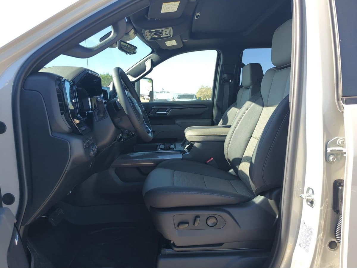 2026 Chevrolet Silverado 2500 HD - Image 4