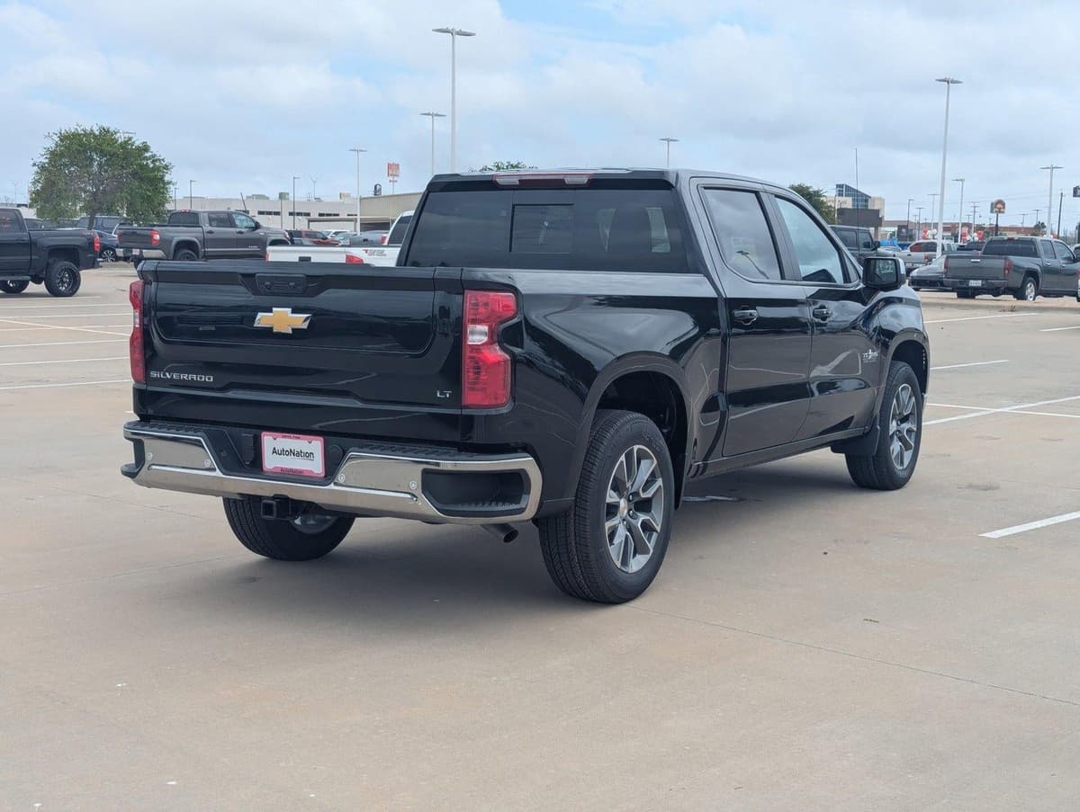 2026 Chevrolet Silverado 1500 - Image 2