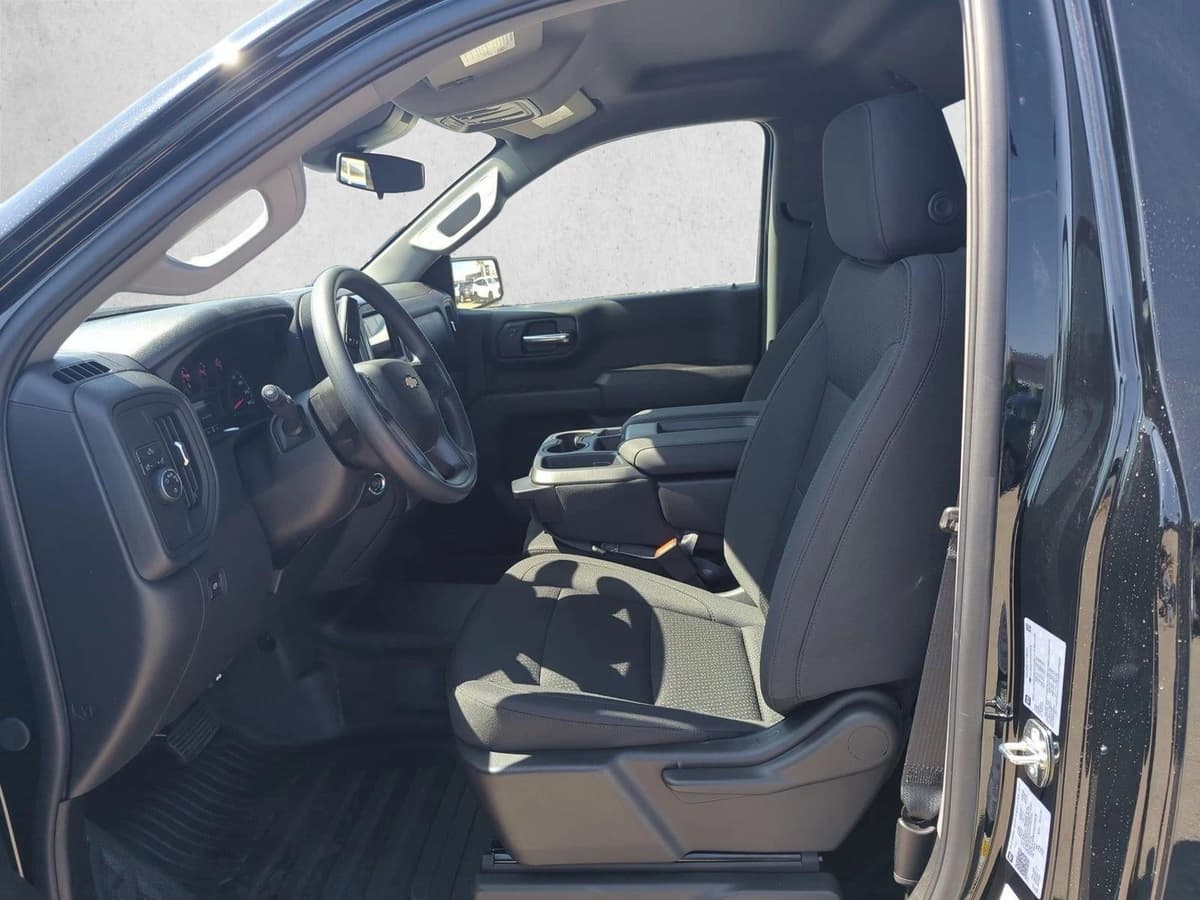 2026 Chevrolet Silverado 1500 - Image 4