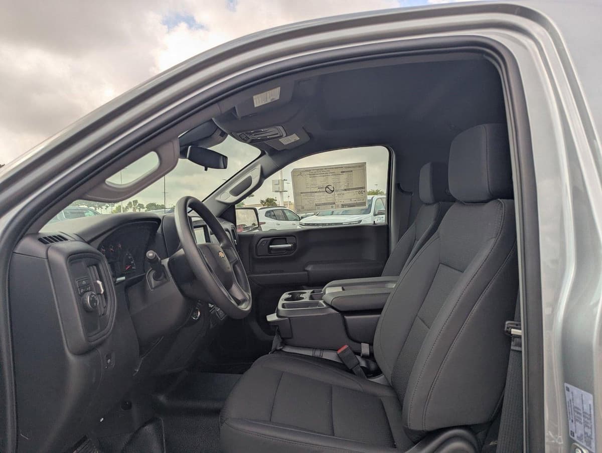 2026 Chevrolet Silverado 1500 - Image 4