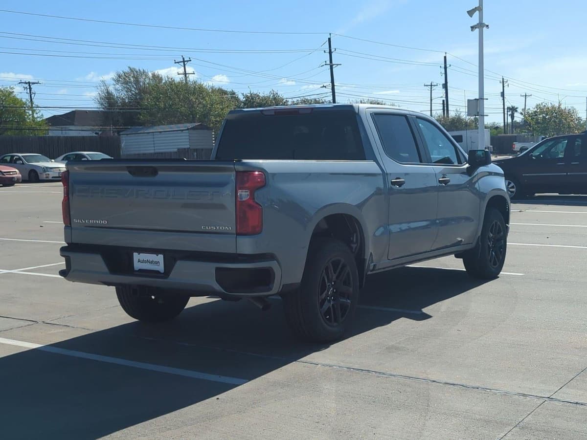 2026 Chevrolet Silverado 1500 - Image 2