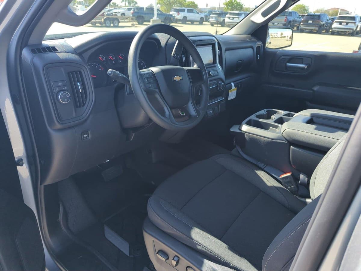 2026 Chevrolet Silverado 1500 - Image 3