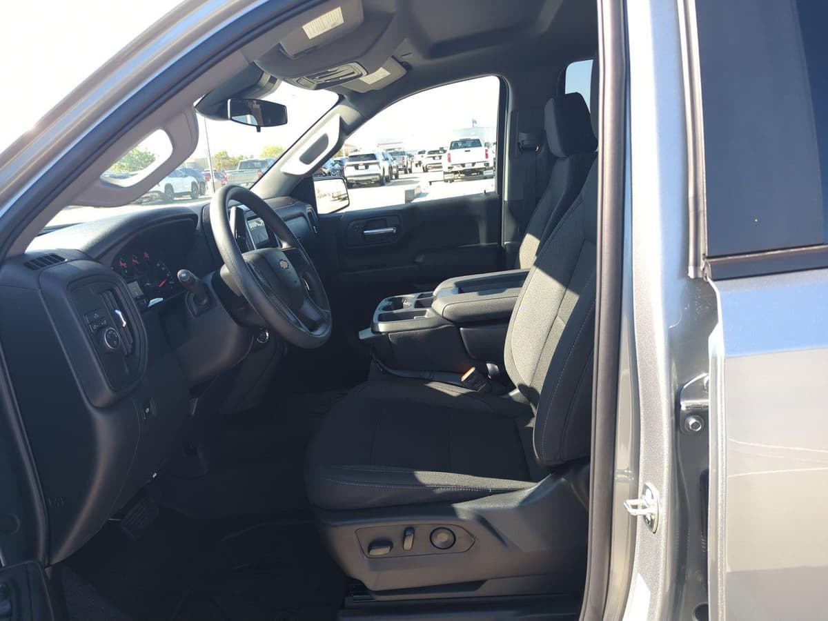 2026 Chevrolet Silverado 1500 - Image 4