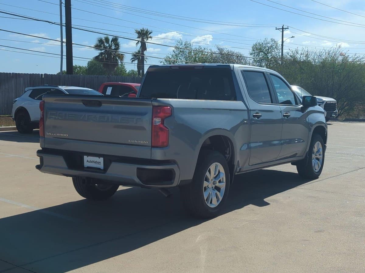 2026 Chevrolet Silverado 1500 - Image 2